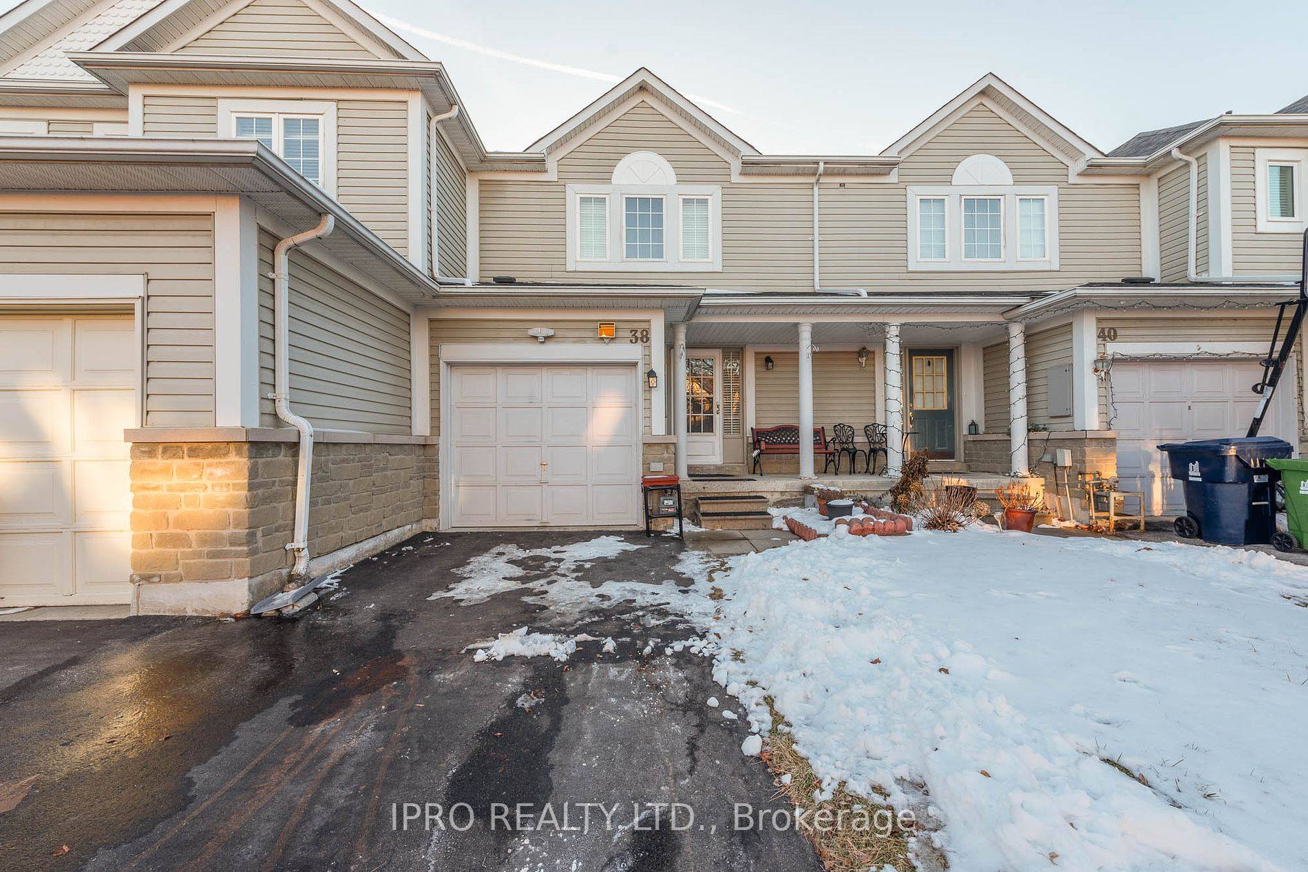 ! ! Location ! ! This meticulously maintained family freehold townhome is 3 bedrooms 3 washrooms, and boasts a bright and airy open concept design.