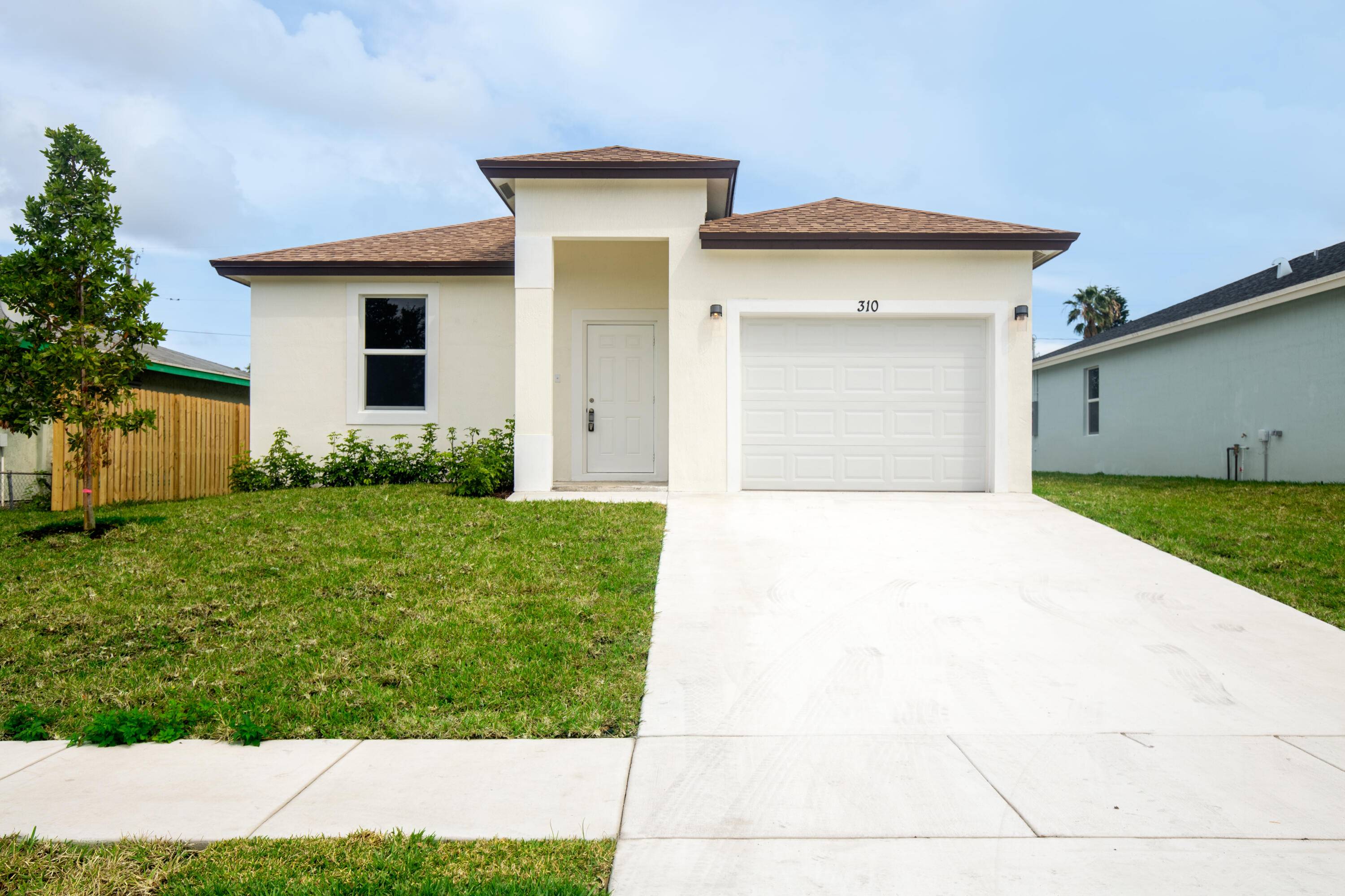 Don't miss this opportunity to buy NEW CONSTRUCTION with NO HOA !
