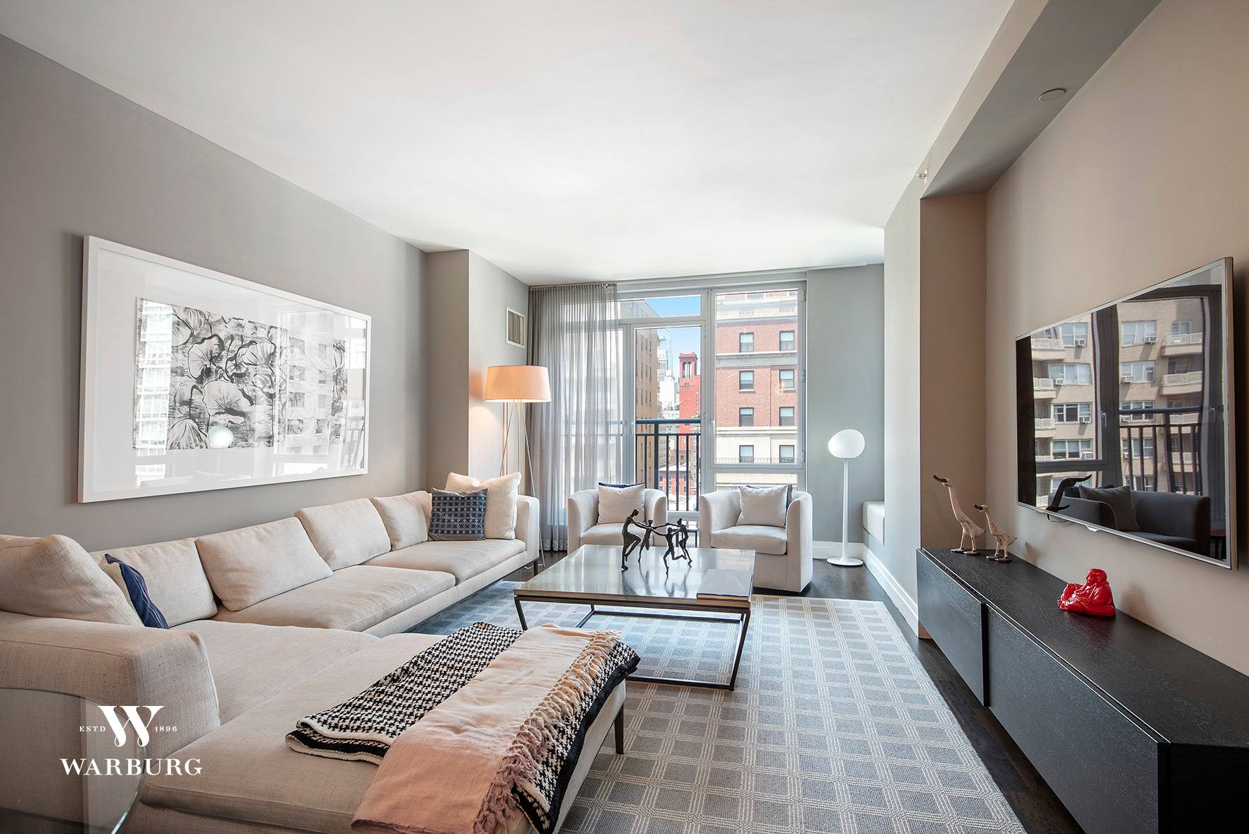 Make your home or your home away from home at this smashing Park Avenue condominium with every amenity !