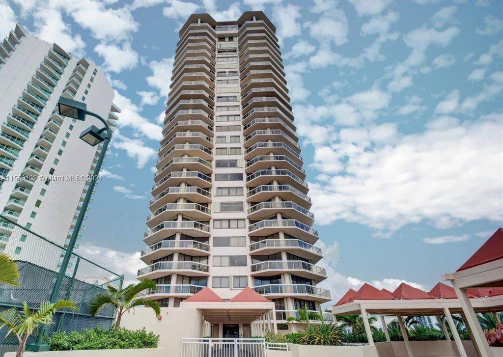 AVENTURA BEAUTY FULLY FURNISHED 2 2 WITH AMAZING VIEWS OF THE GOLF COURSE AND THE OCEAN, 2AVAILABLE FOR RENT ASAP ONLY MINUTES AWAY FROM THE FAMOUS AVENTURA MALL AND THE ...