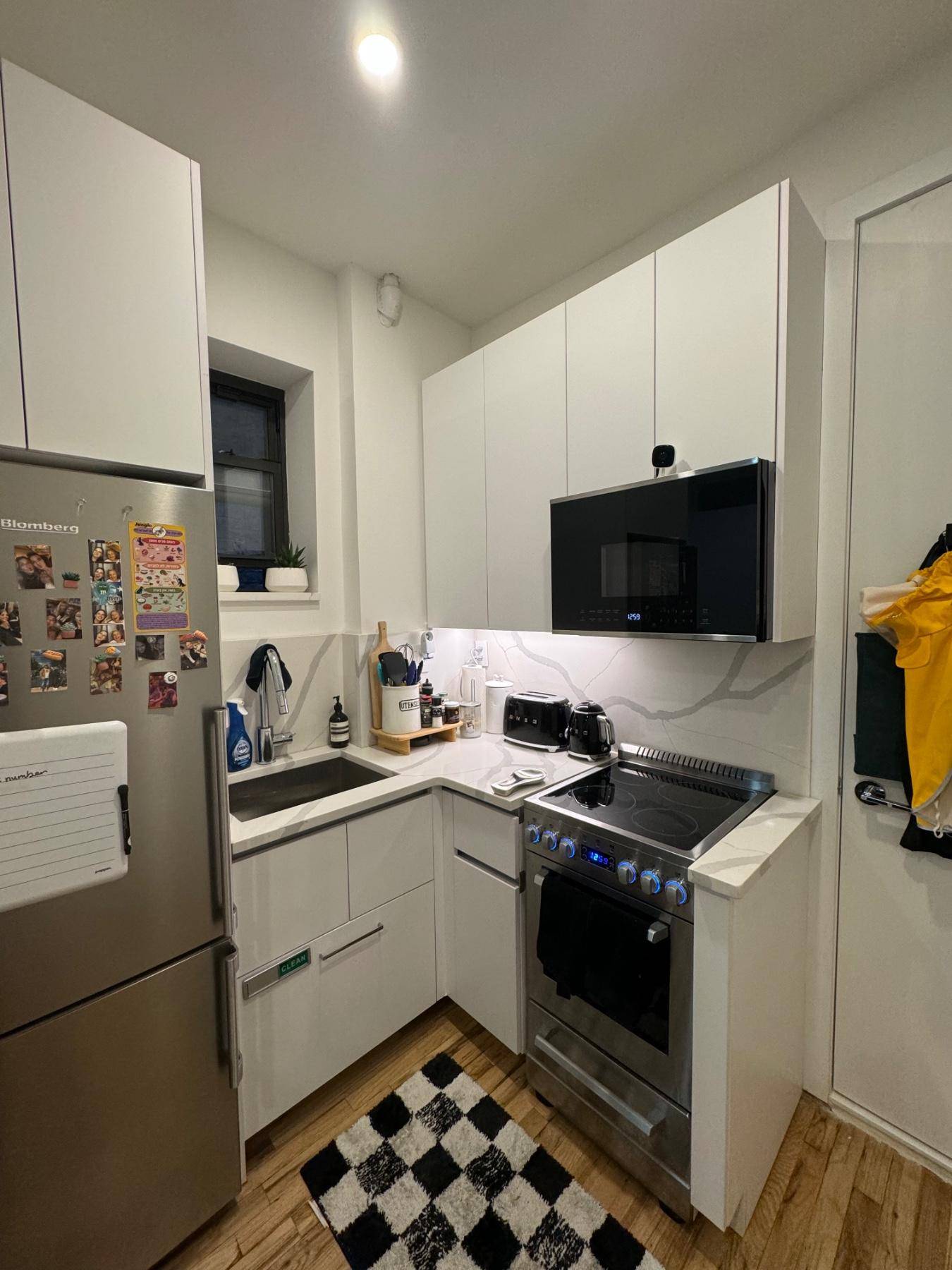1 bed prime prime ChelseaFor a very early May move inApartment includes Open kitchen layout with ample storage Dishwasher and microwave included Windows throughout Bedroom fit full queen size bed ...