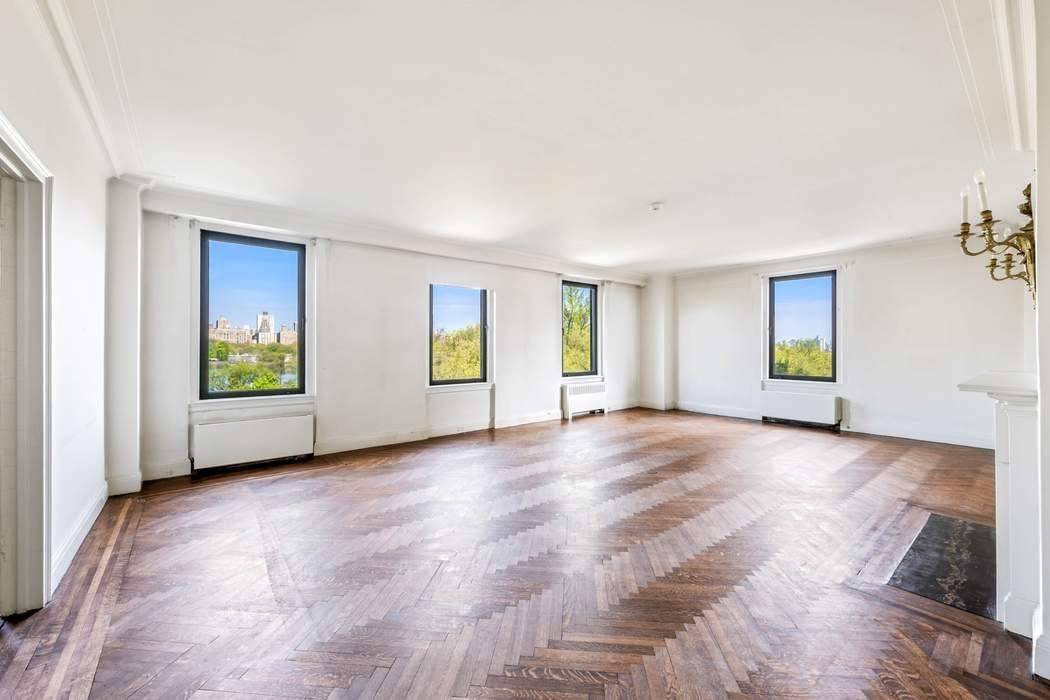 Rarely available, this gracious 4500 sf full floor home in the beloved 1125 Fifth Avenue offers spectacular sweeping views of Central Park and the Reservoir from all public rooms, and ...