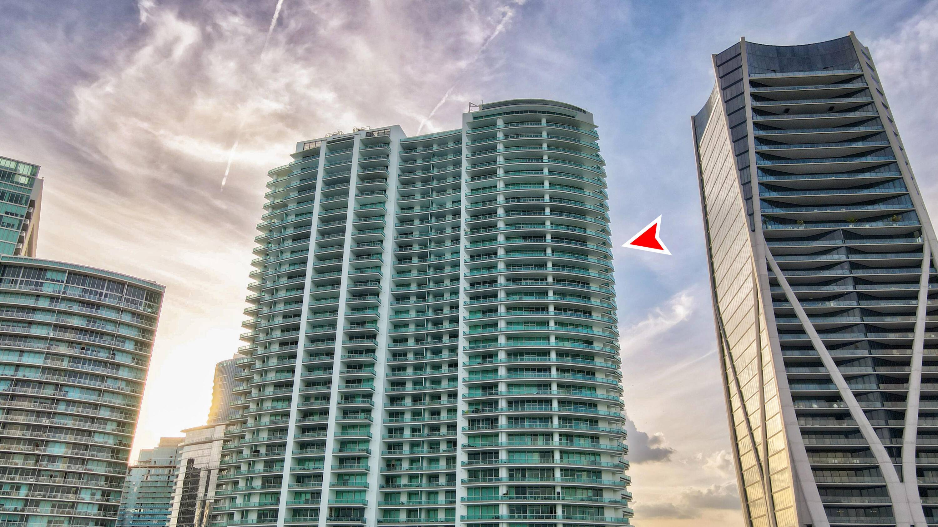 Experience the pinnacle of luxury in our 54th floor Sky Home, perched just shy of the top in a stunning 63 story tower, located in the vibrant heart of Miami.