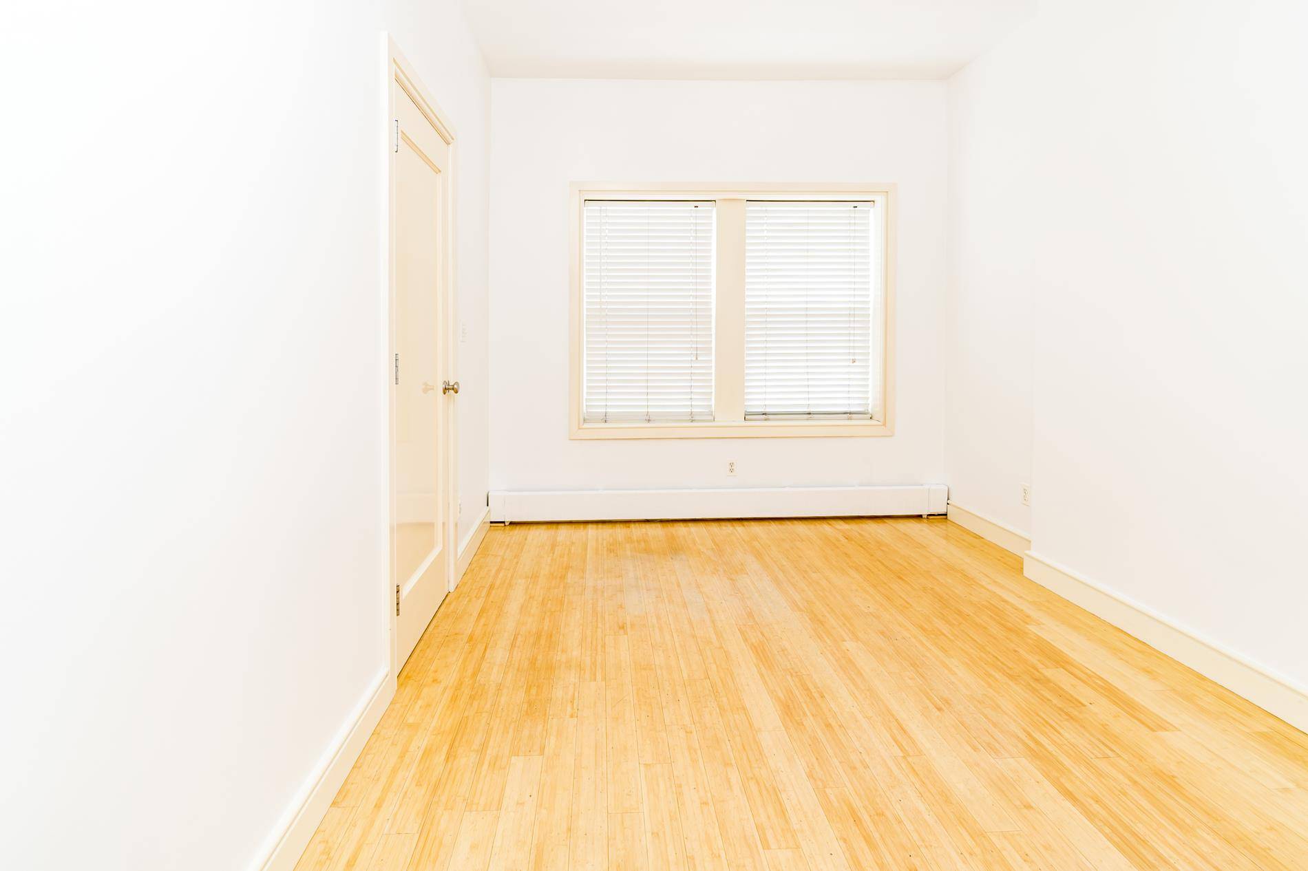 Long Island City Townhouse with Home OfficeSunny entire two floors, 1400 sq ft 850 sq ft garden.