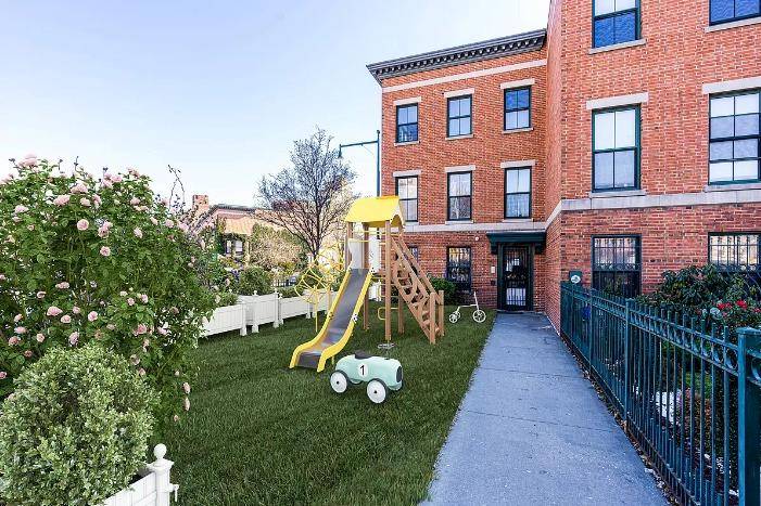 728 Fulton is a Townhouse in one of the most desirable, convenient and up and coming neighborhoods in all of Brooklyn.