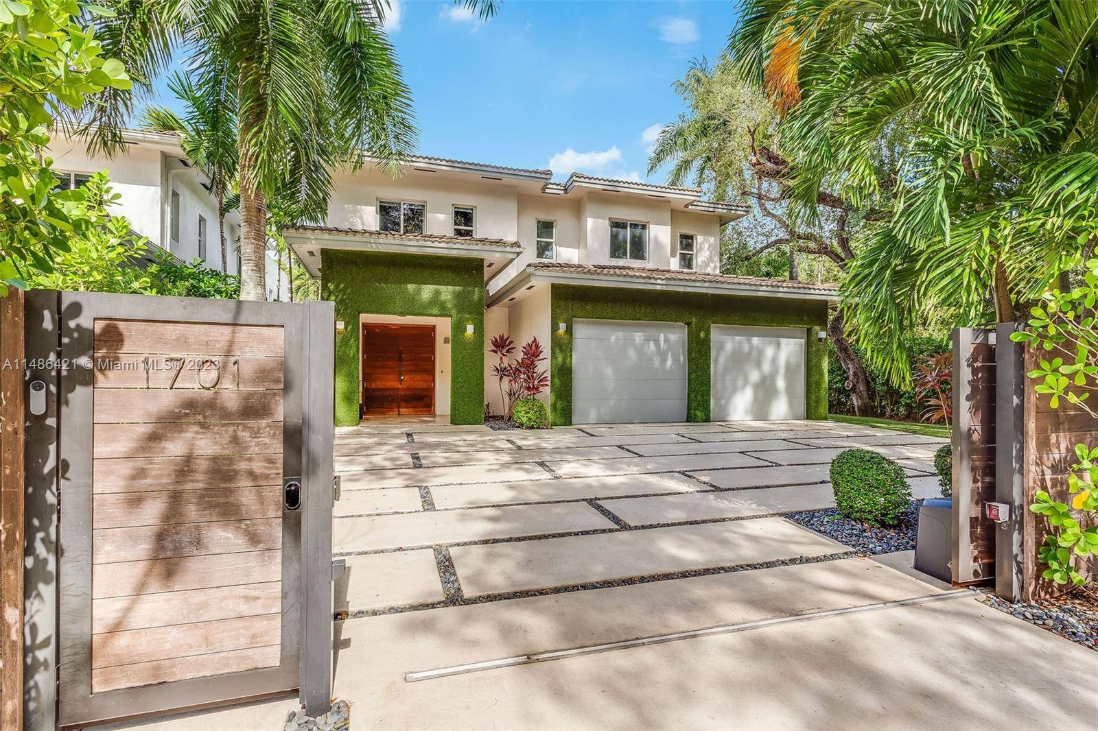 Modern luxurious 5BR 6BA contemporary design gated home in one of the best chic and stylish neighborhoods.
