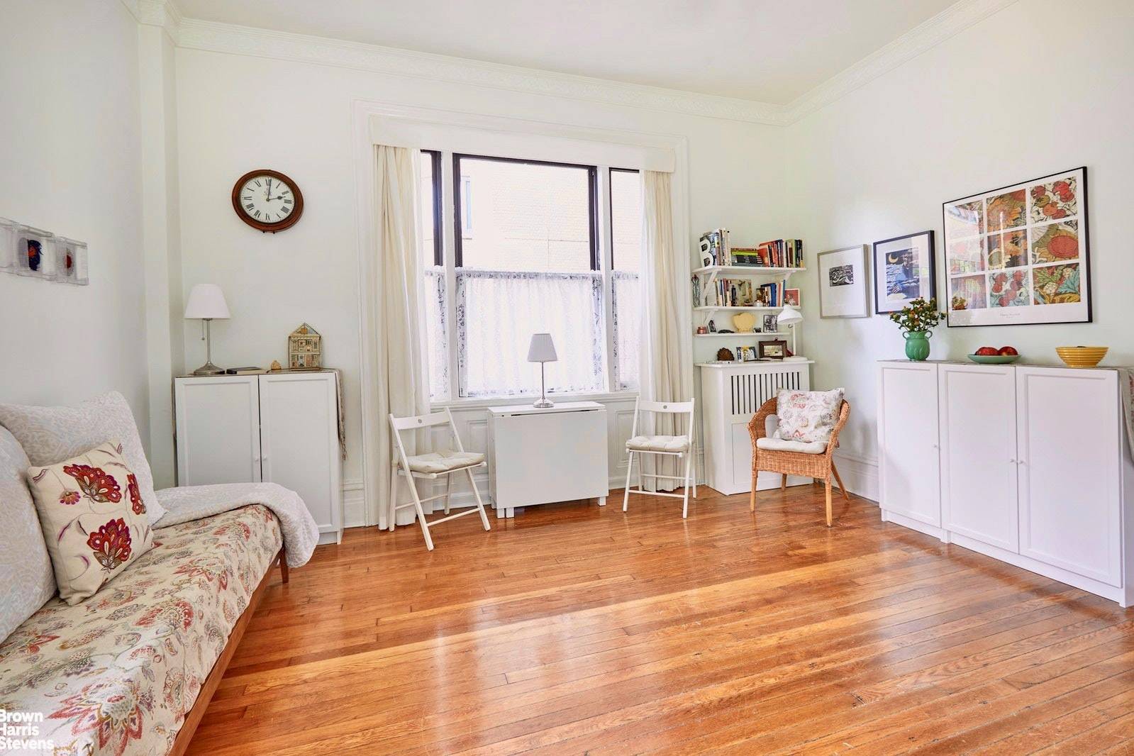 The Lincoln Spencer is a landmark building located steps from Central Park on the fabulously tree lined W 69th St, offering a full service, well maintained, pre war coop in ...