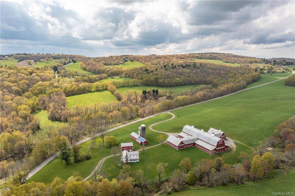 Silver Mountain Hay Farm offers 578 acres of prime farmland ready for the next steward who wishes to take full advantage of this spectacular property.