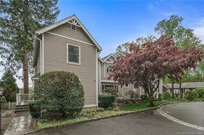 Newly renovated 2 3 bedroom townhouse style unit in the heart of New Canaan.