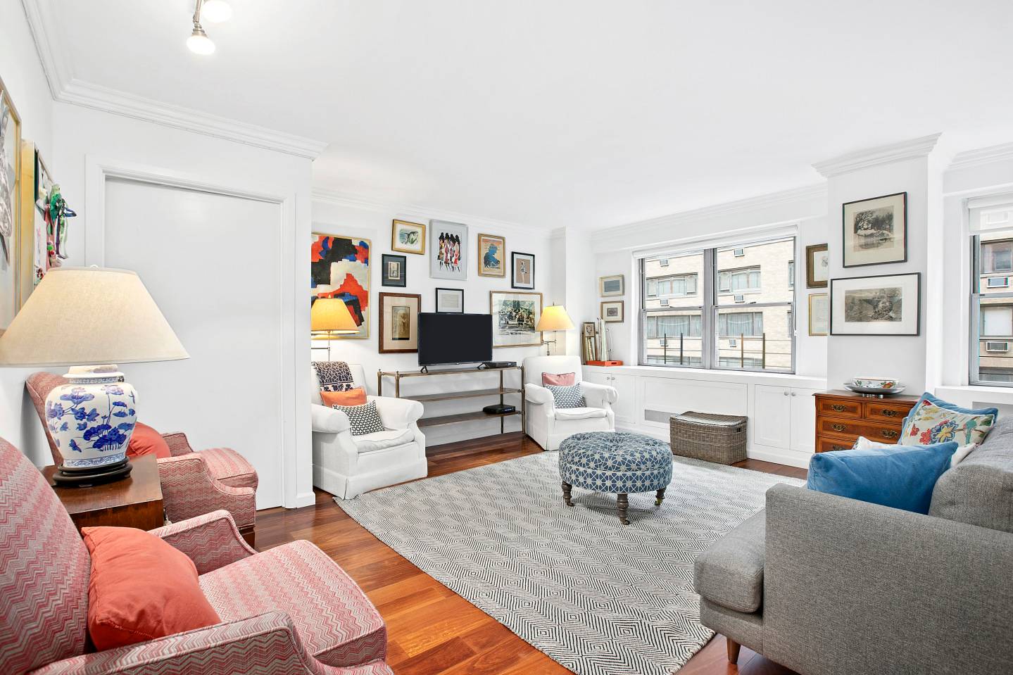 This expansive convertible three bedroom, two bathroom home features new kitchen and bathrooms, bright sunlight and amenities in the perfect Union Square location.