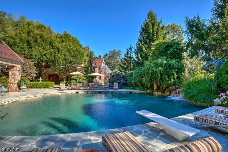 Pool and pool house