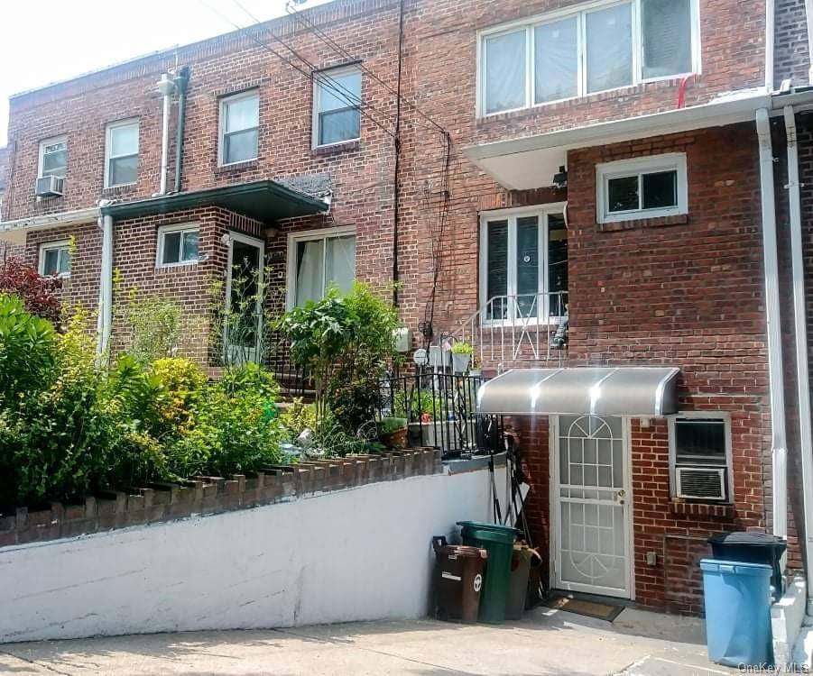 A place to call home in the Queens Village Bellerose area.