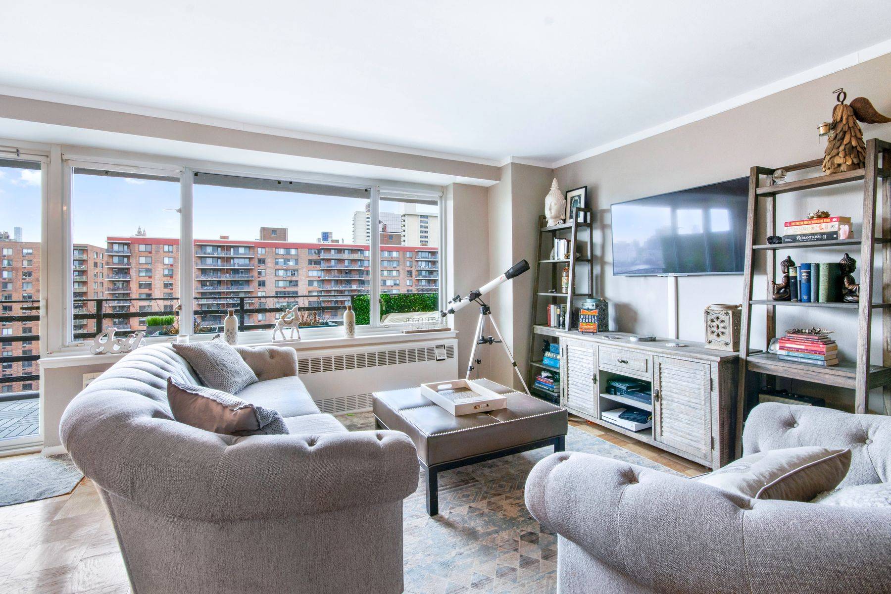 Great Apartment Great Investment 1031 Exchange Opportunity Perfect tenant in place just until May 2022 at 4, 000 per month on this junior 4 with a terrace providing exceptional views ...