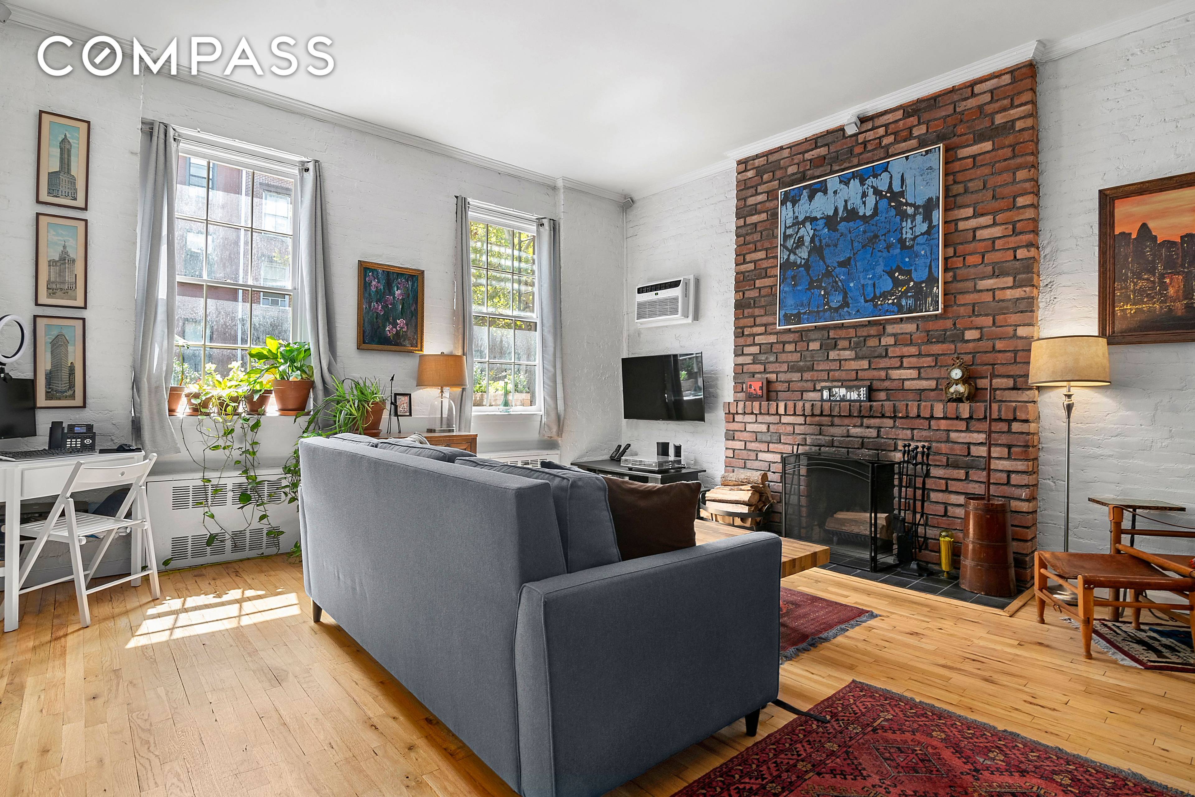 This beautiful and recently updated one bedroom apartment is located on one of Cobble Hill s most desirable streets.