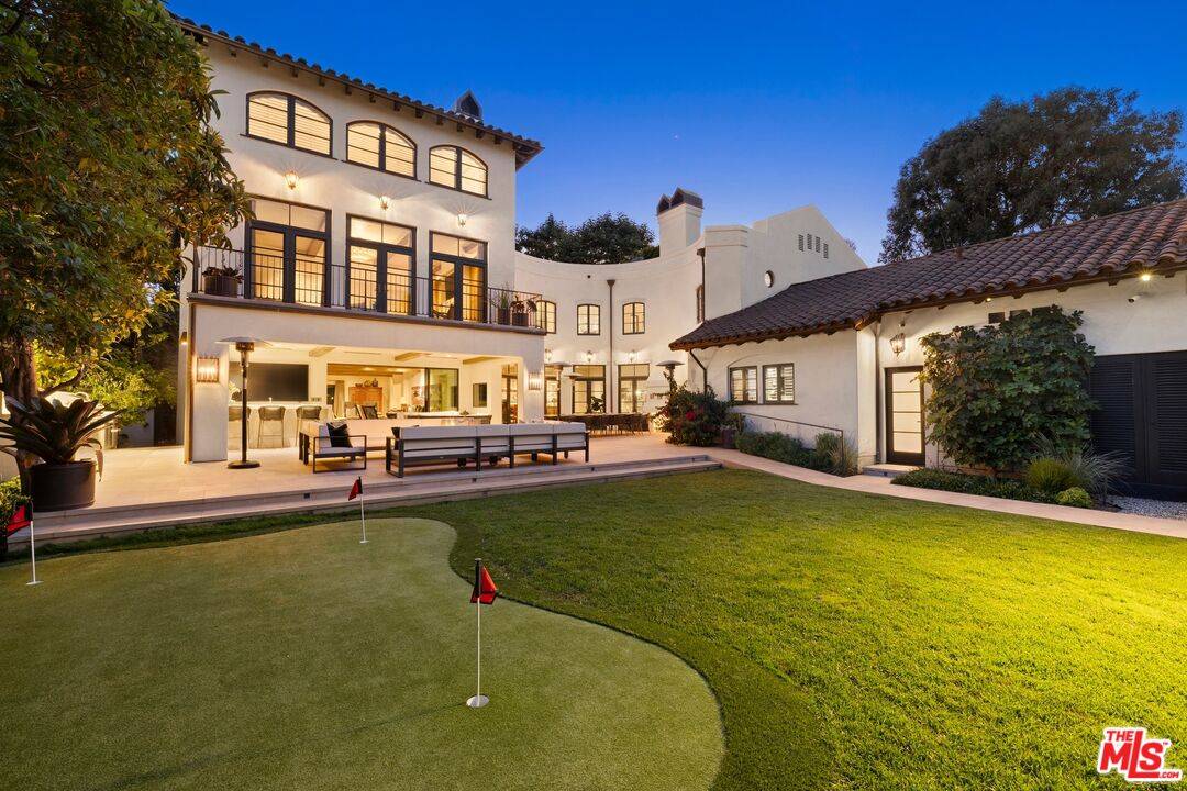 164  N Bristol Ave 6BR Brentwood La