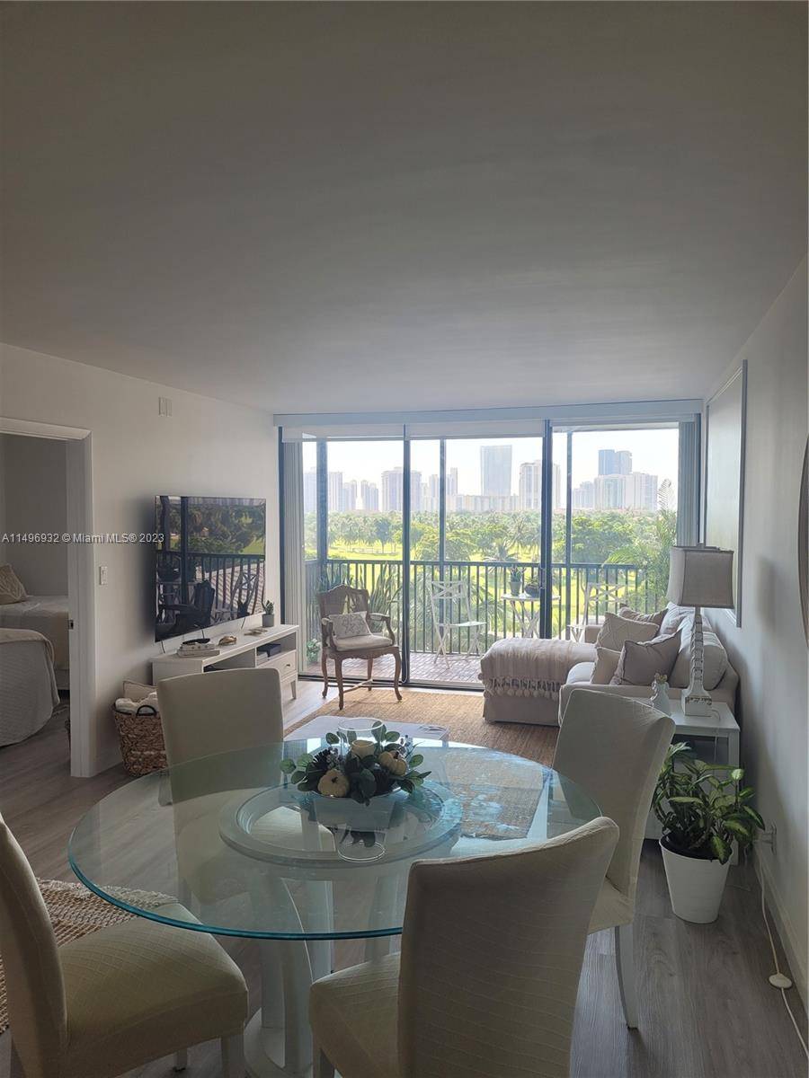 Beautiful Aventura Coronado Tower II 2 BED 2 BATH Beautiful Fully Furnished negotiable Fully Equipped Tastefully Decorated.