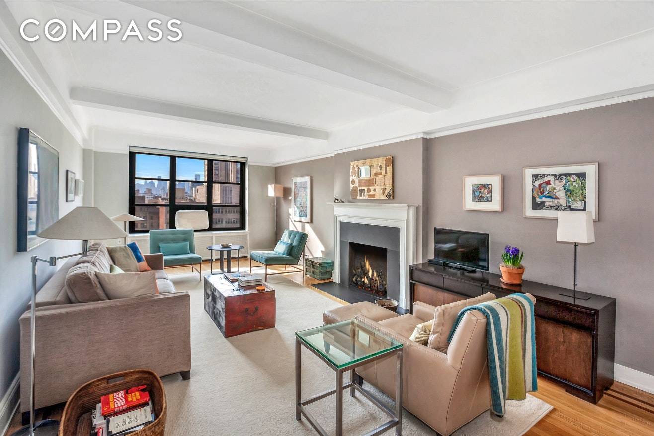A charming, sophisticated and bright pre war one bedroom apartment at Gramercy House, the highly sought after Art Deco coop on East 22nd Street, a block and a half from ...