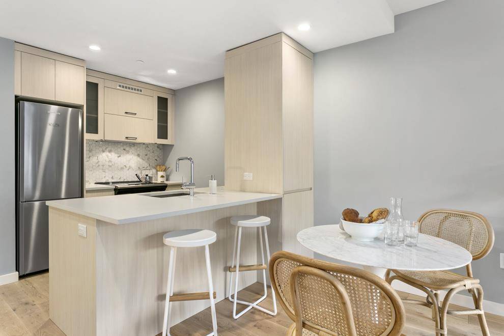 Moments from the lush beauty of Prospect Park and central to all that Brooklyn has to offer, 555 Waverly represents the very best of the Brooklyn life.