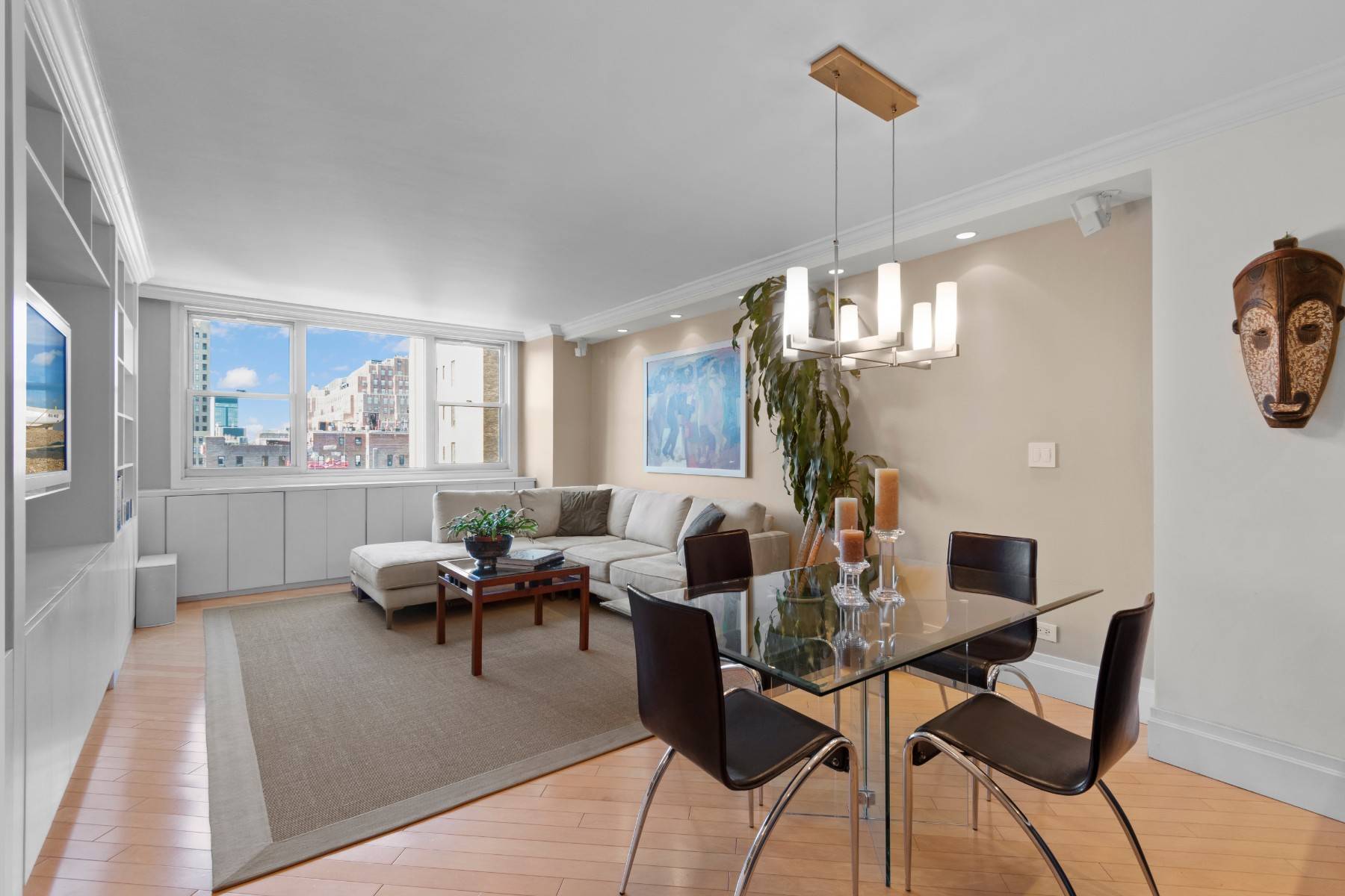 Move right in to this renovated, bright and spacious unit in the heart of Chelsea, at the crossroads of the West Village and Meatpacking.