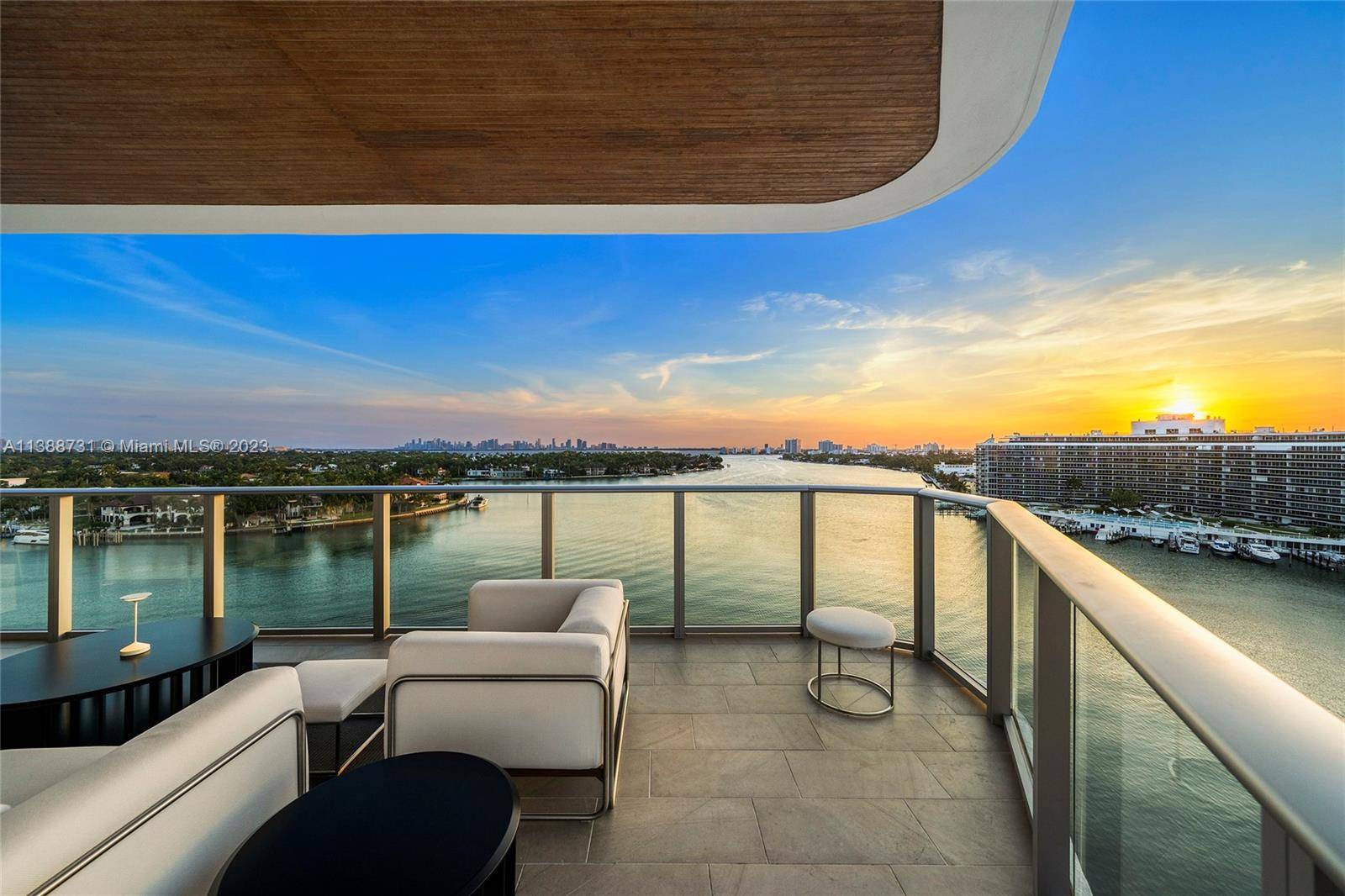 Located on the 8th floor at the boutique Monaco Yacht Club Residences designed by Piero Lissoni, this corner unit boasts amazing sunrise views sunset views over the bay city from ...
