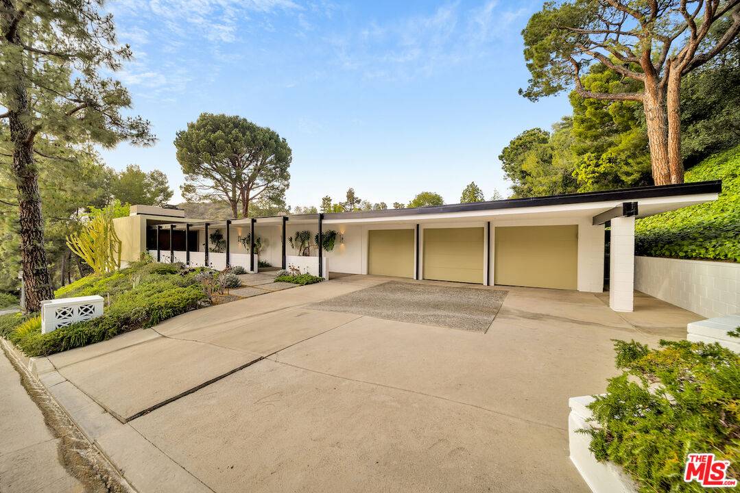 1960   LOMA VISTA DR Beverly Hills Flats LA
