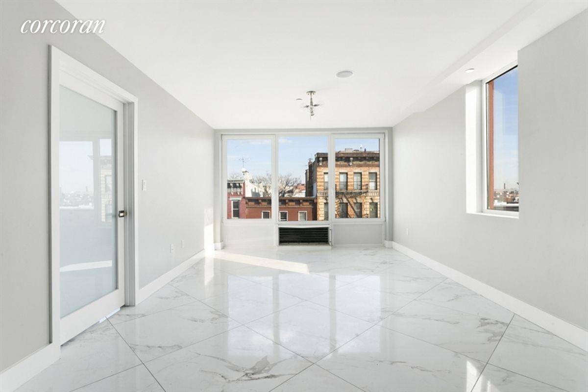 Welcome to 977 Manhattan Ave in Greenpoint a beautiful 1 bedroom home in the heart of Brooklyn.