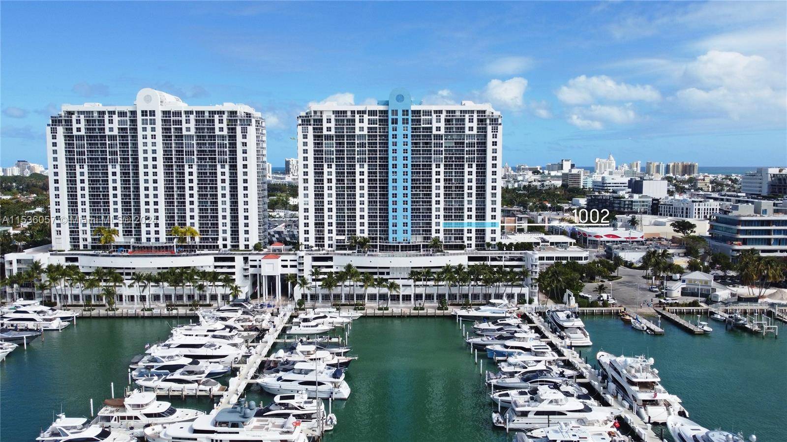 Rare 4 bedroom, 3. 5 bathroom marina home at Sunset Harbour.