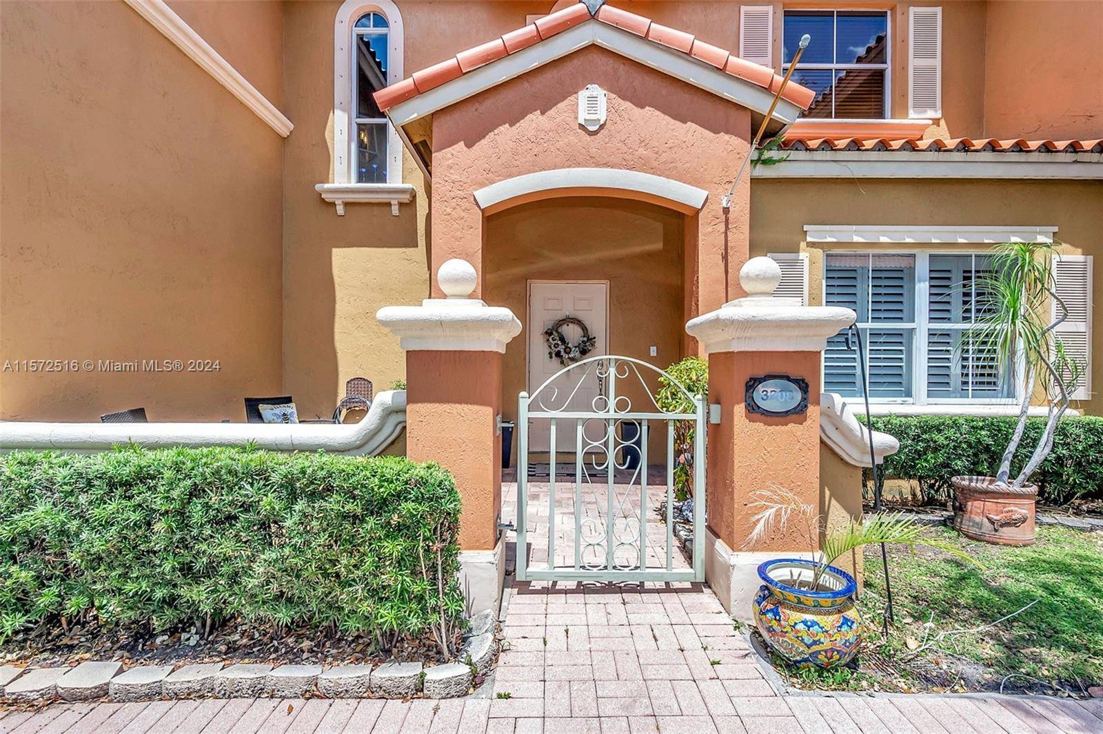 AWESOME OPPORTUNITY TO LIVE IN HIGHLY DESIRED GATED COMMUNITY OF VILLA VIZCAYA IN MIAMI LAKES.