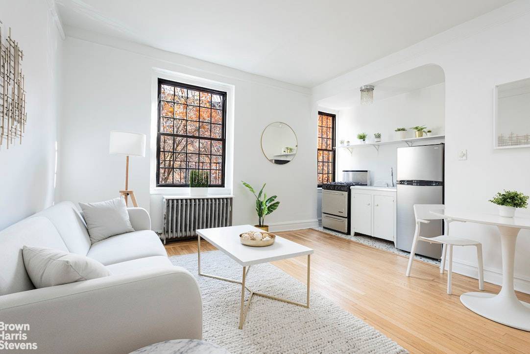 Come see this rarely available studio in prime Park Slope !