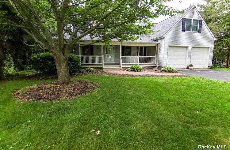 A NOFO Getaway. A beautiful full sized home immaculate colonial that is ready for the summer.