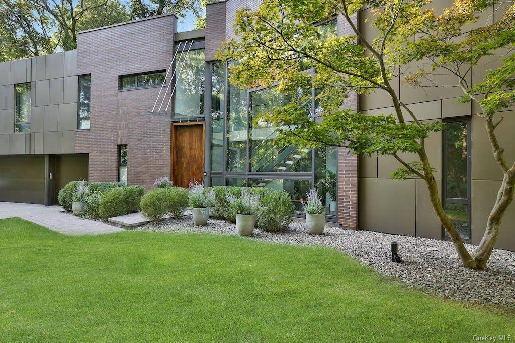Luxurious impressive Modern Contemporary home 12 years young w Stunning Walls of Glass, less than an hour from Manhattan.