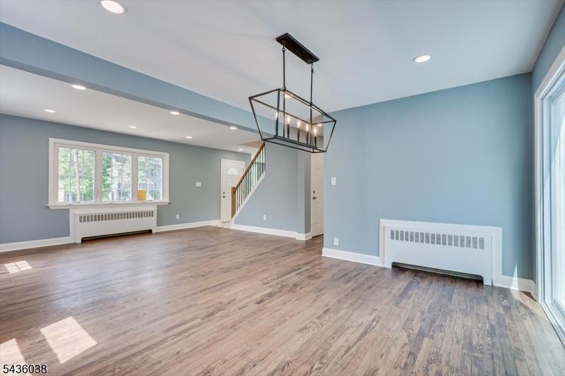 Open Concept Living/Dining Rm