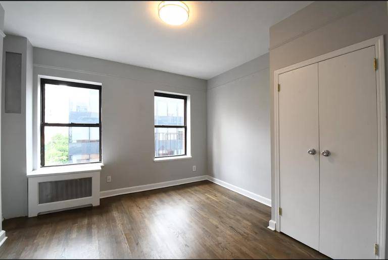 Spacious 2 Bedroom in the heart of Lenox Hill !