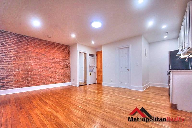 Wonderful 2 LARGE bedrooms with TWO bathrooms in Park Slope with a Private Garden space.