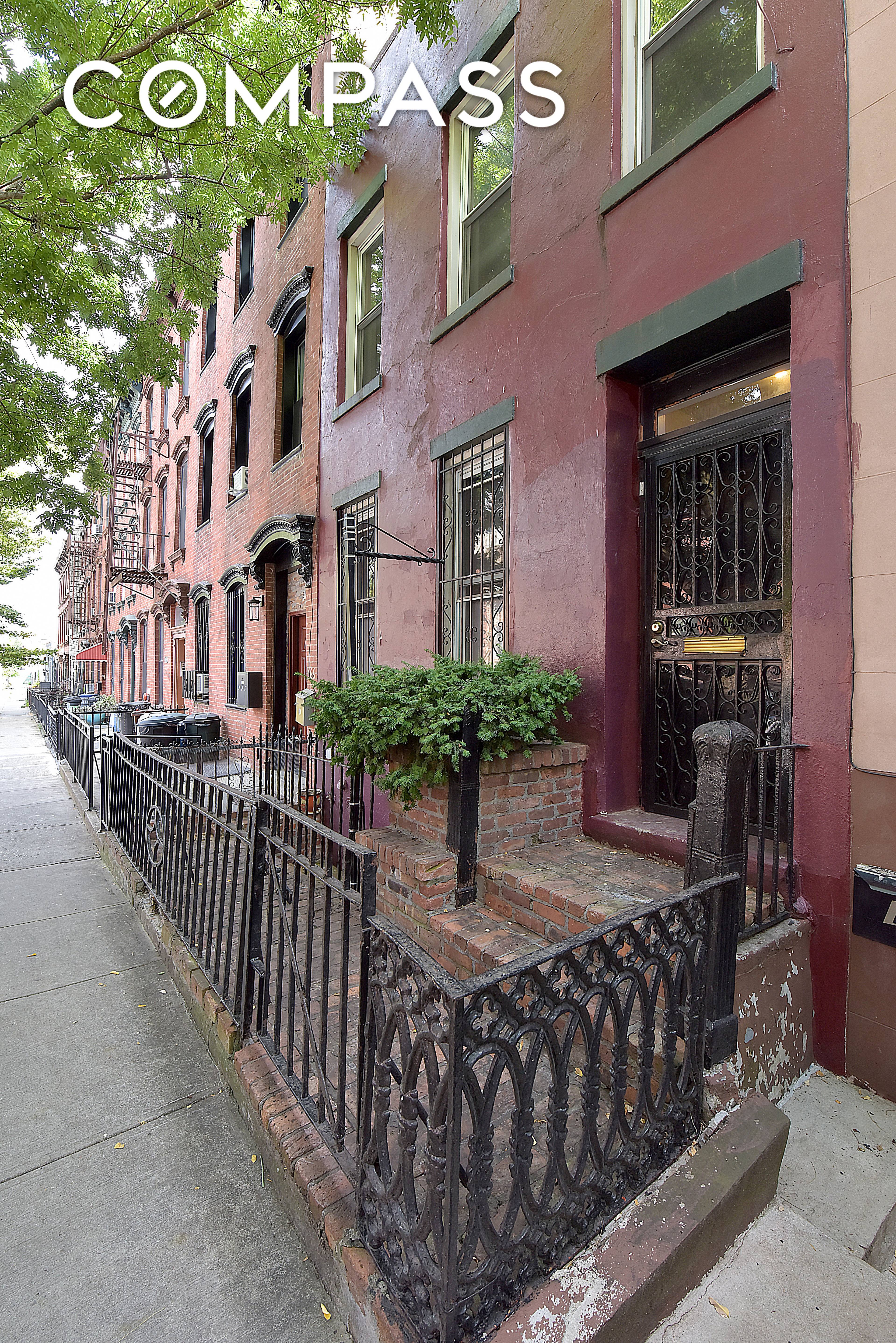 Built in the 1880s, 464 Sackett Street is set along a lush green amp ; picturesque block of lovely row houses at the center of Boerum Hill, Cobble Hill amp ...
