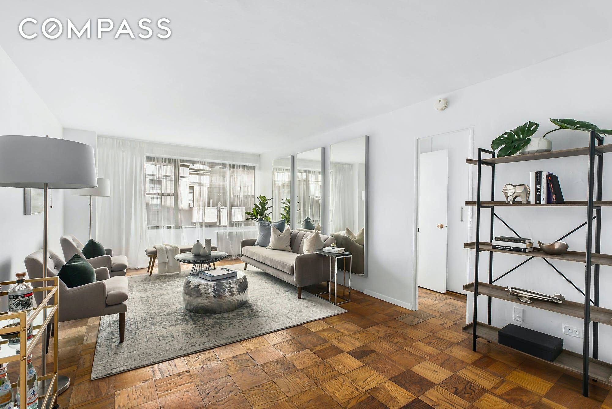 A renovated and spacious junior one bedroom home in a full service doorman building on the border of Brooklyn Heights and Downtown Brooklyn.
