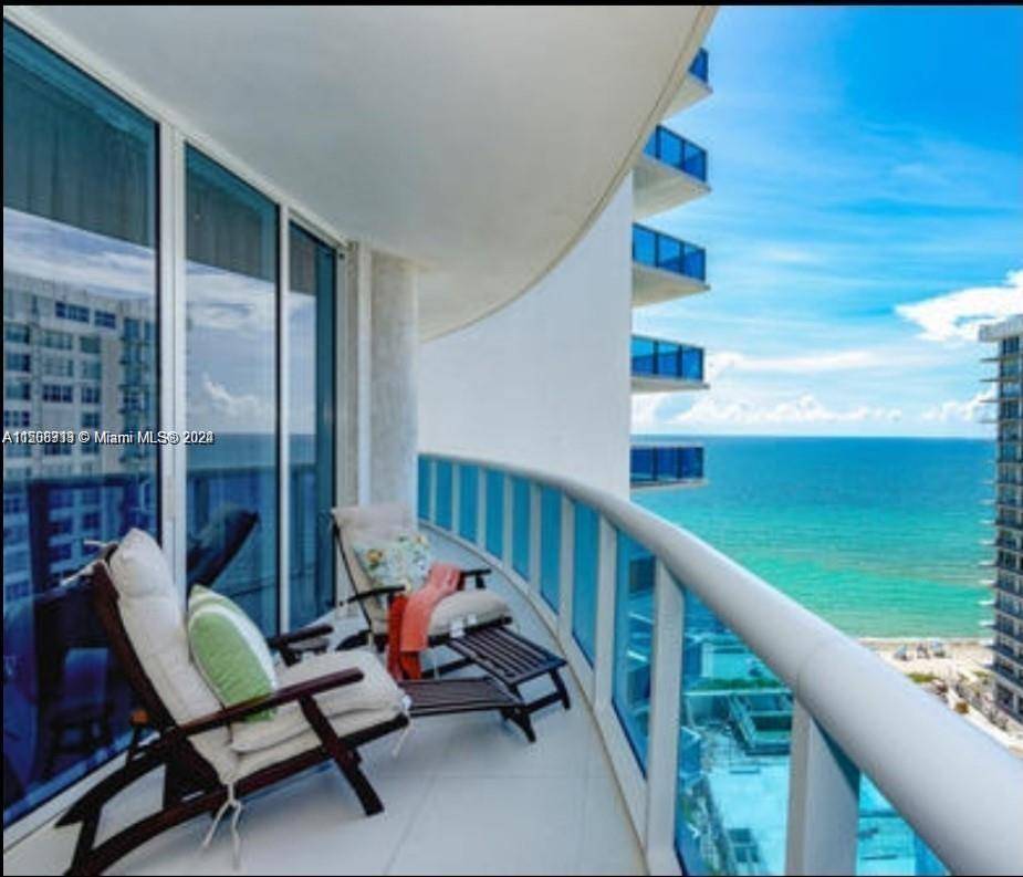 Condo in excellent condition, bright and spacious, whit ocean and intracoastal view, very comfortable in a modern building whit all the amenities.