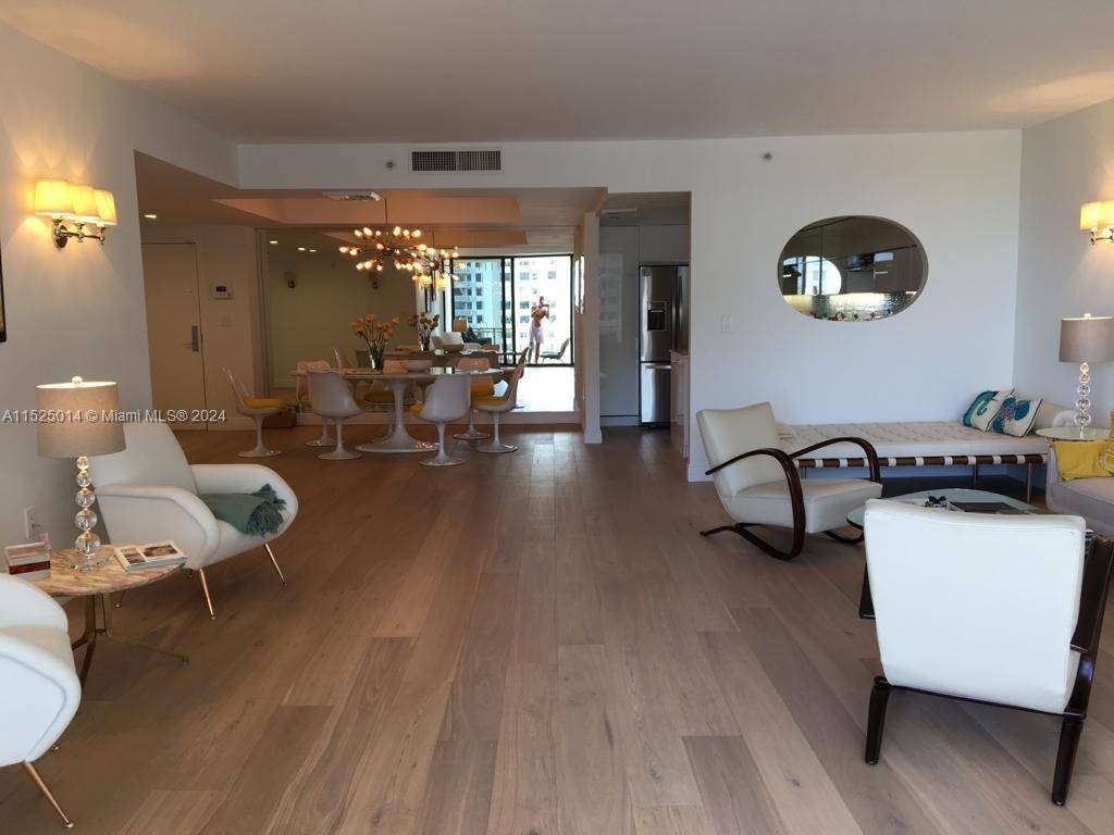 MUST SEE Exceptional opportunity to rent a fully furnished 2 Bedrooms, 2 bathrooms apartment in Bal Harbour, in front of the ocean.