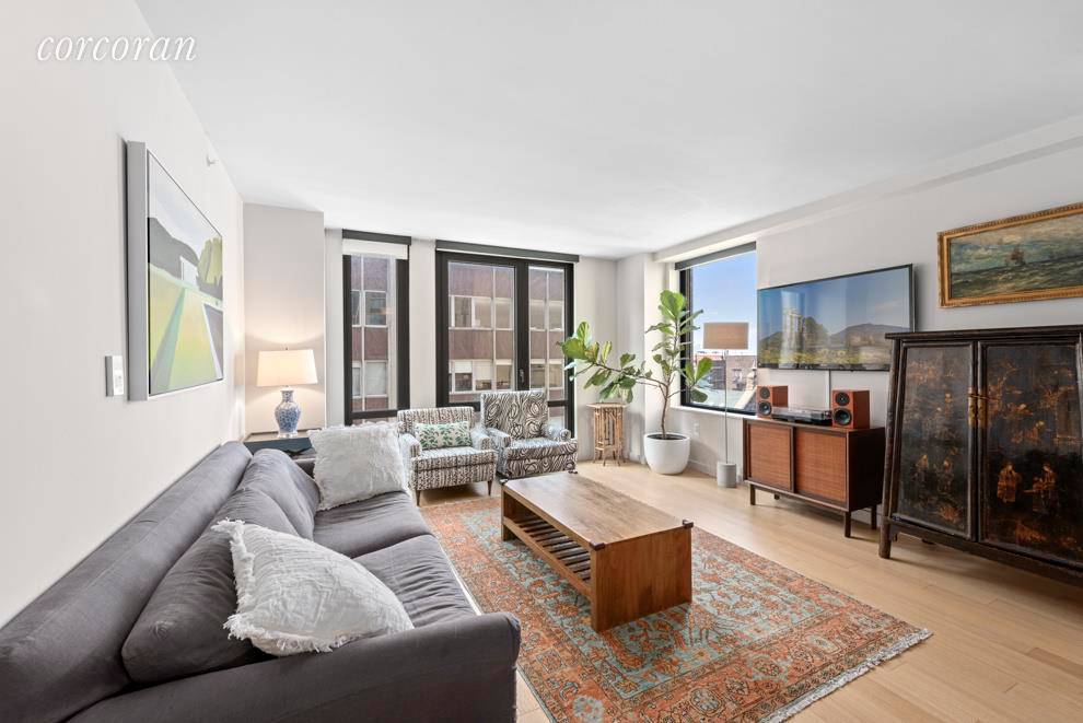 Spacious two bedroom two bathroom home plus den or home office located in the heart of Brooklyn Heights.