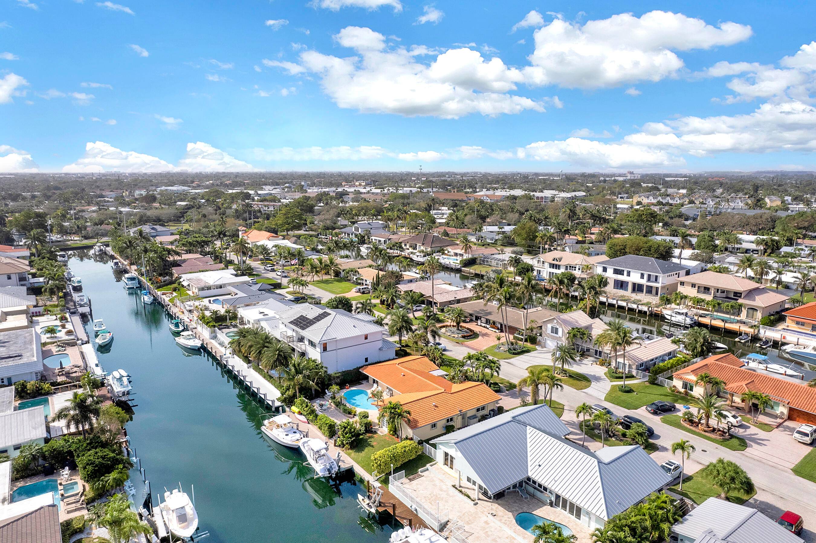 Welcome to your dream waterfront sanctuary in the heart of the highly sought after boating community of Lighthouse Point.