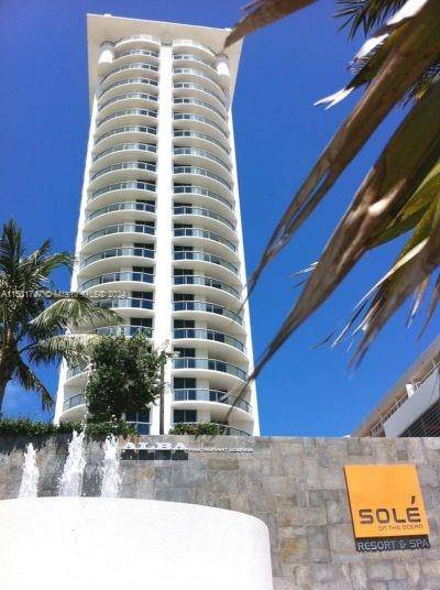 Stunning fully furnished 2 bed, 2 bath with ocean view at Sole Miami.
