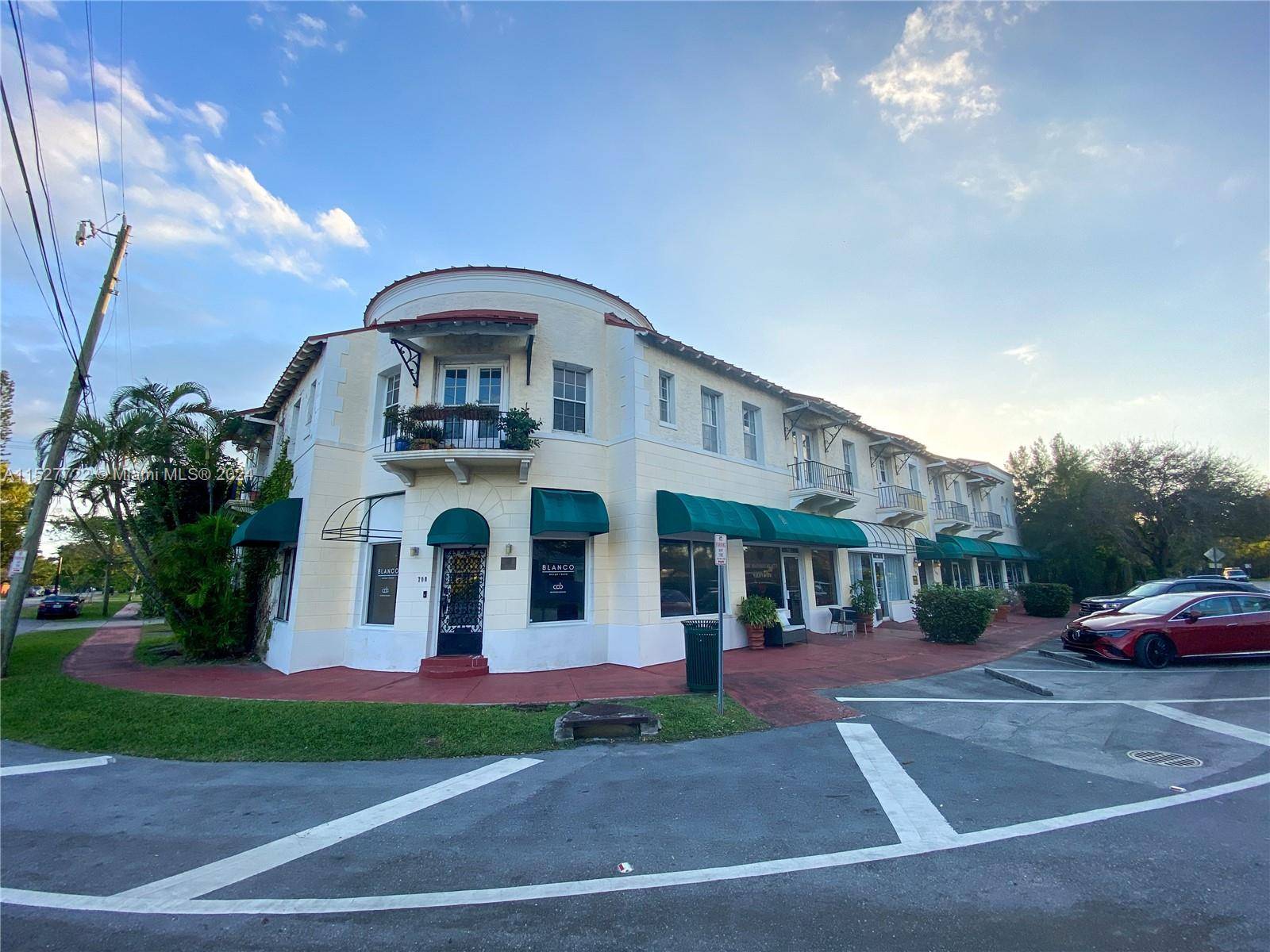 Amazing retail space located in one of the most beautiful neighborhood in Miami Beach.