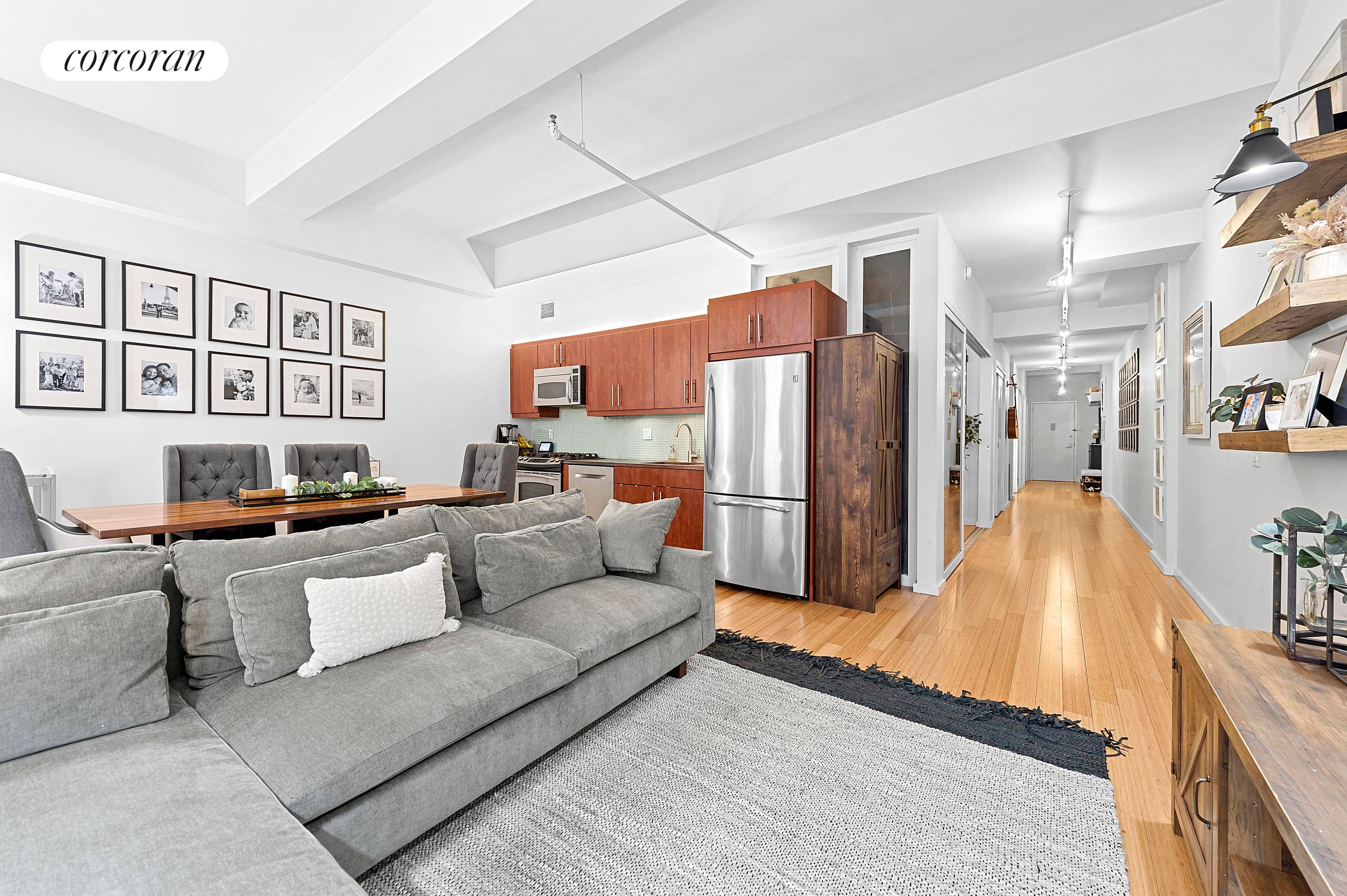 No fee. Luxurious 1, 300 square foot loft style apartment in a Pre War Art Deco landmark building boasts 3 home occupancy rooms sleeping rooms, 2 full spa like bathrooms, ...