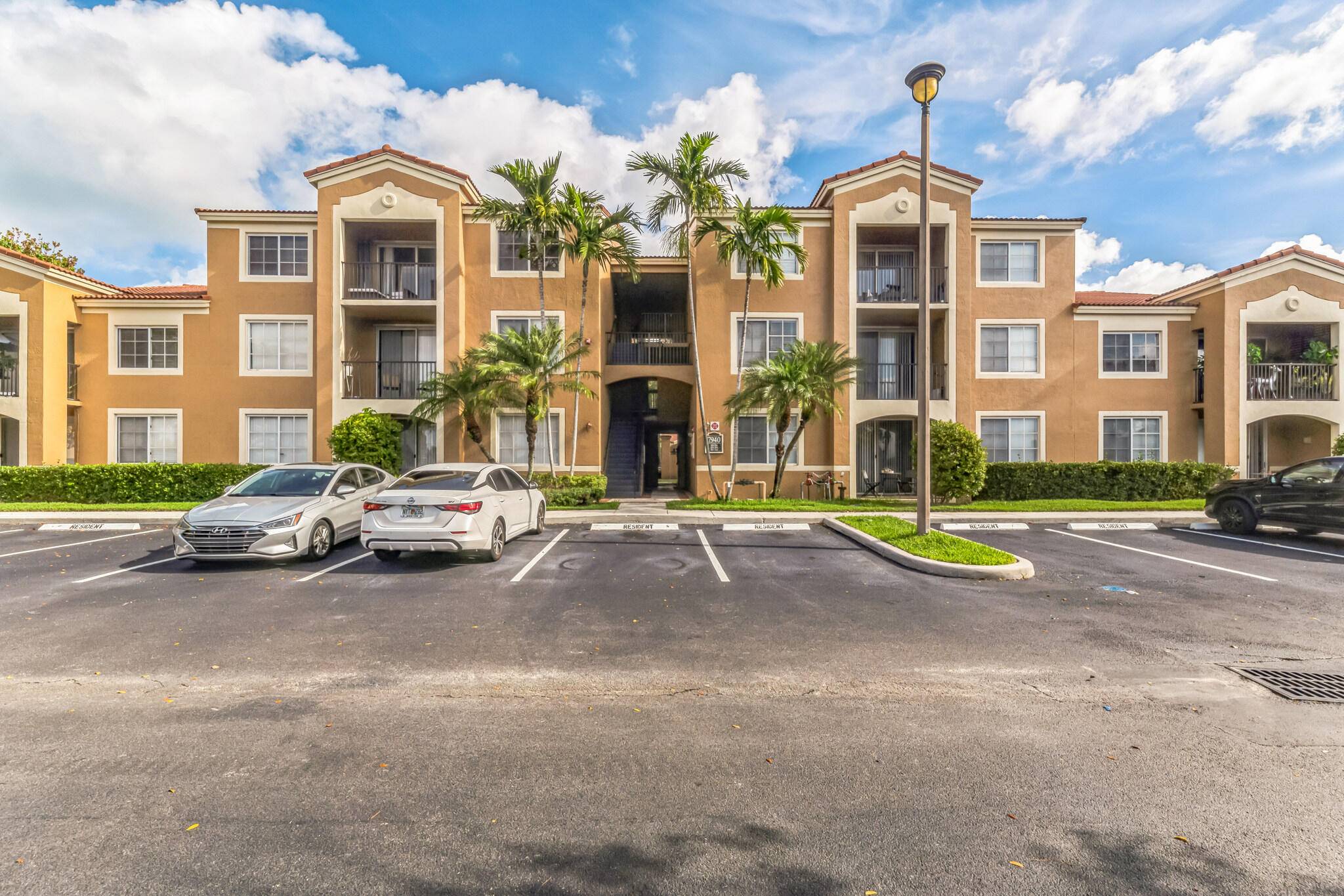 Wonderful 2 bedroom 2 bathroom condo located in the lovely, gated community of St.