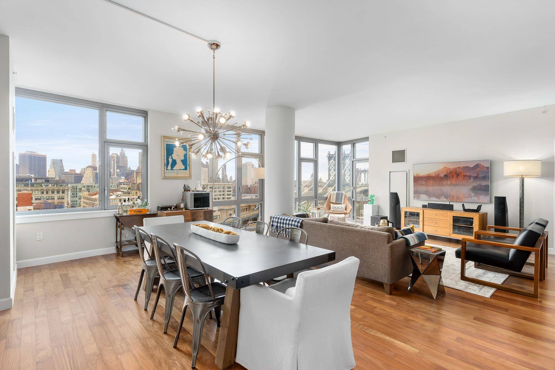 NO FEE ? CYOFThe richness in views combined to make the perfect Dumbo residenceThis incredible, vast two bedrooms 2.