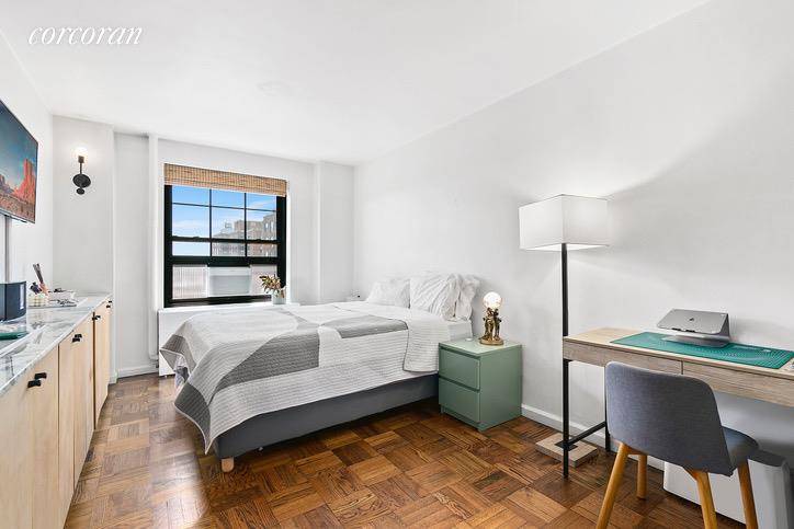 Welcome to 325 Clinton Avenue Unit 12D Located in the coveted south campus of the Clinton Hill Co ops, this well proportioned 2BR unit features southeast exposures overlooking landmarked Clinton ...