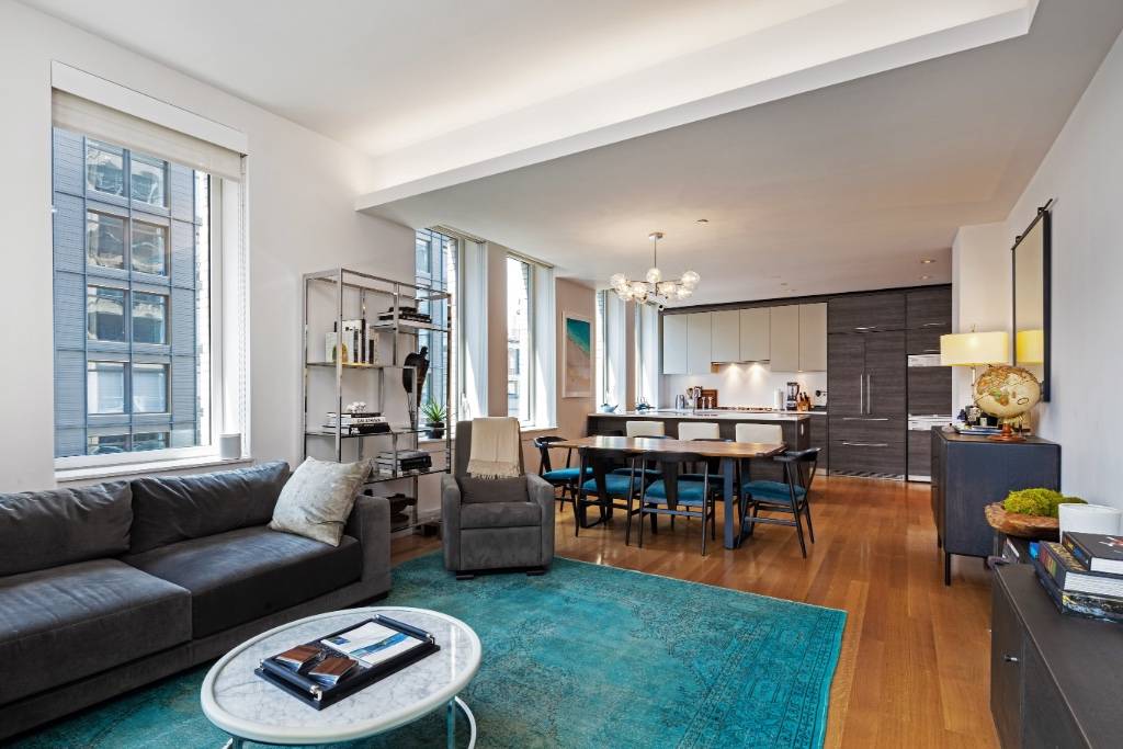 Located on the South West corner of the 8th floor of The Leonard, this 1, 815 ft2 three bedroom 3.