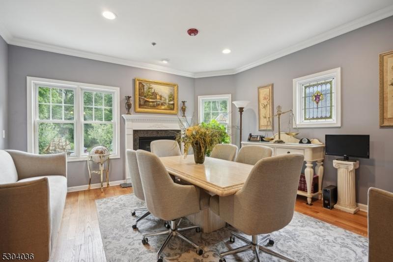 Conference Room/Living Room