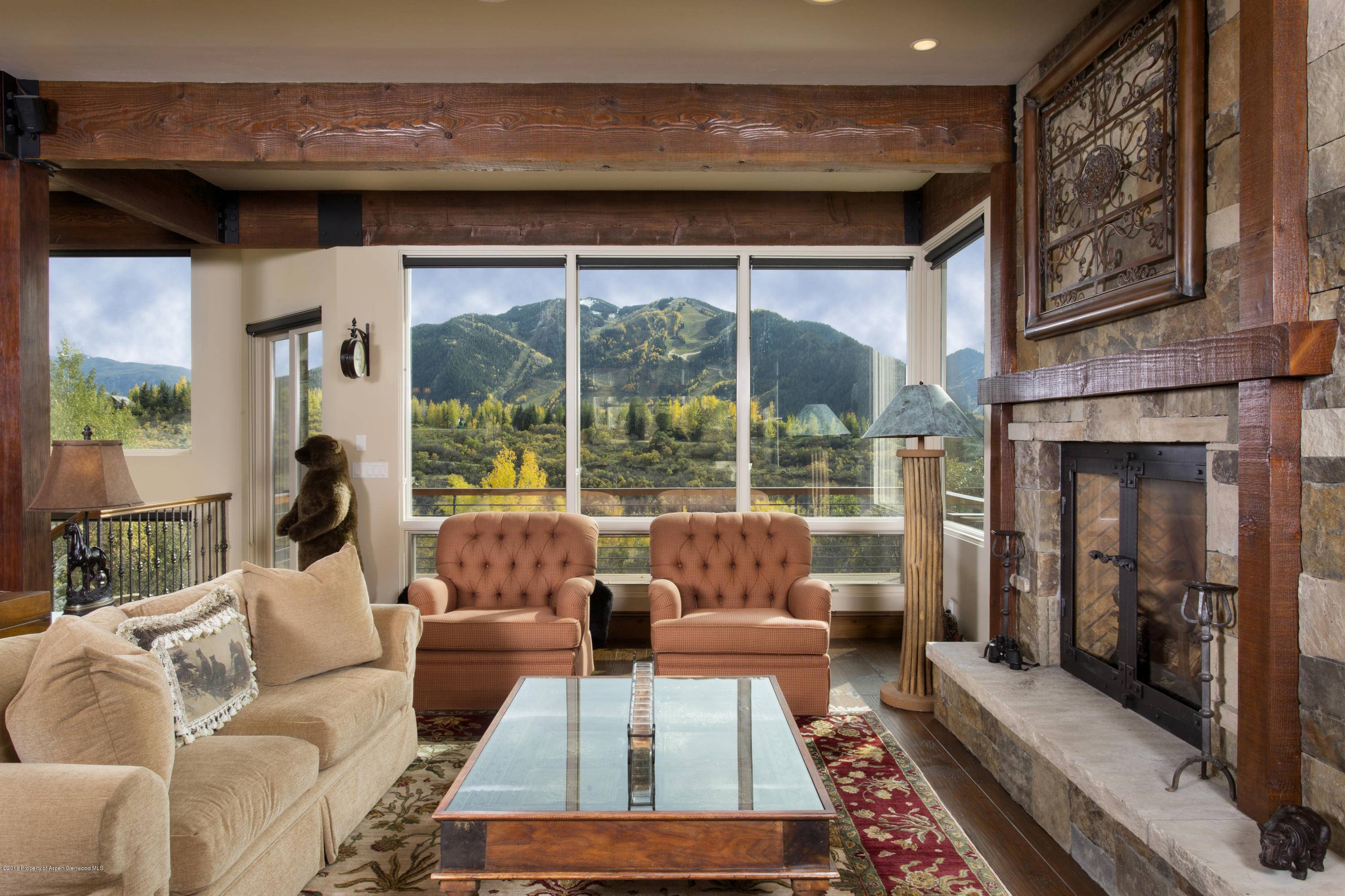 This spectacular five bedroom, four and a half bathroom home on mid Red Mountain boasts direct Aspen Mountain views and the Roaring Fork Valley beyond.