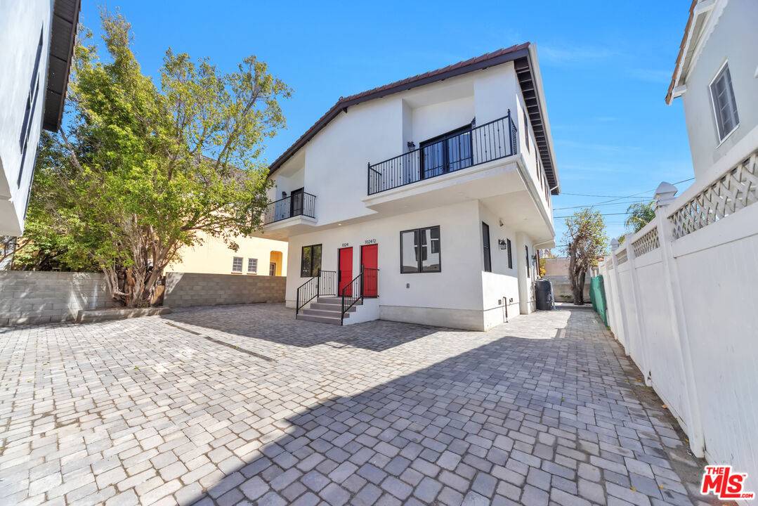 1022 1024 S Masselin Ave 2BR La